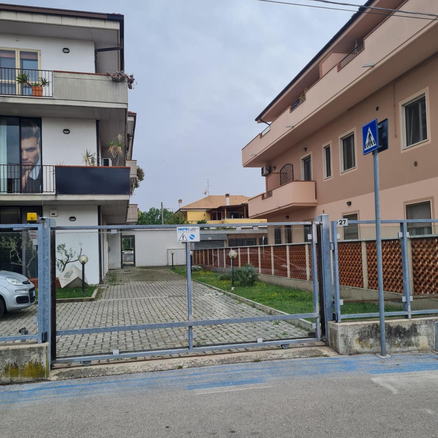 Ferienwohnung Gate 25 San Giovanni Teatino Exterior foto